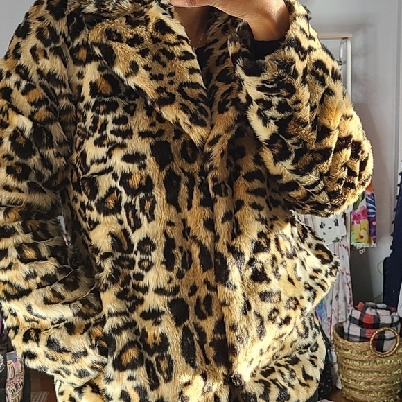 Leopard Faux Fur Coat Sz M - Picture 8 of 17